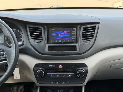 Used 2017 Hyundai Tucson SE w/ SE Popular Package 02 AWD/4WD image 12