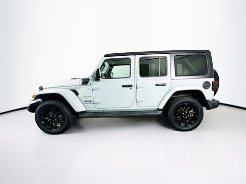 Used 2023 Jeep Wrangler Unlimited Sahara w/ Cold Weather Group AWD/4WD image 4