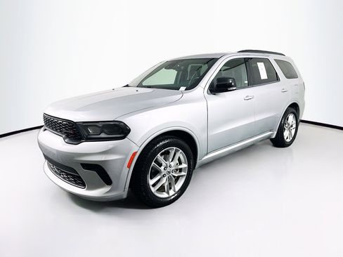 Used 2024 Dodge Durango GT image 3
