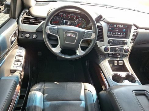 Used 2018 GMC Yukon SLT AWD/4WD image 13