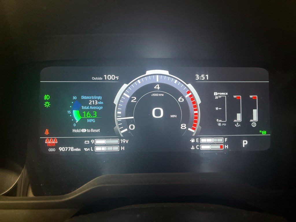 Used 2023 Toyota Tundra Platinum w/ Advanced Package AWD/4WD image 18