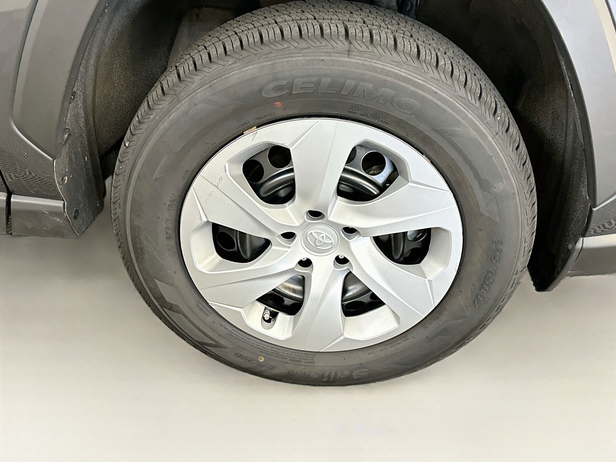 Used 2025 Toyota RAV4 LE AWD/4WD image 11