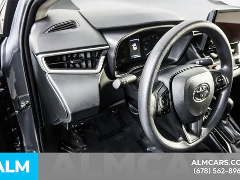 Used 2025 Toyota Corolla LE FWD image 30
