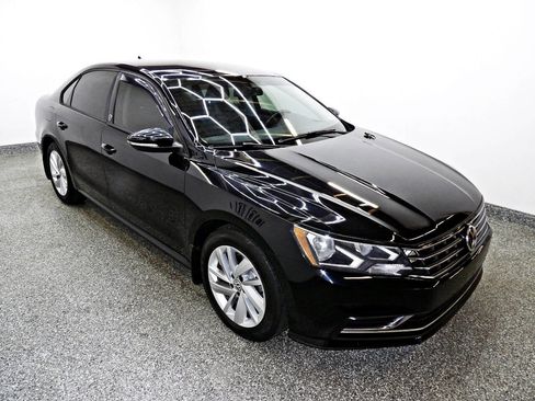 Used 2019 Volkswagen Passat 2.0T Wolfsburg image 3