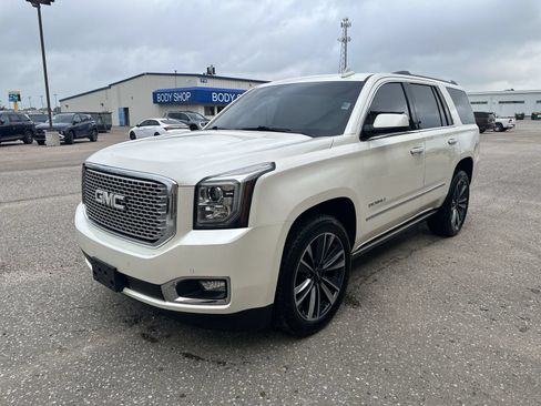Certified 2015 GMC Yukon Denali w/ Premium Package AWD/4WD image 10