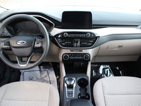 Used 2020 Ford Escape SE image 16