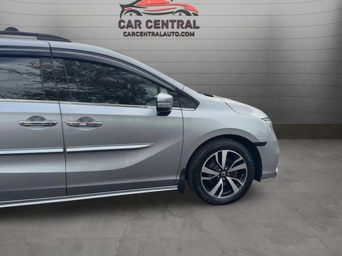 Used 2018 Honda Odyssey Elite image 12