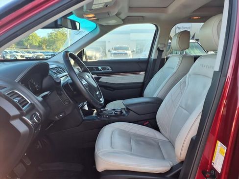 Used 2017 Ford Explorer Platinum image 17