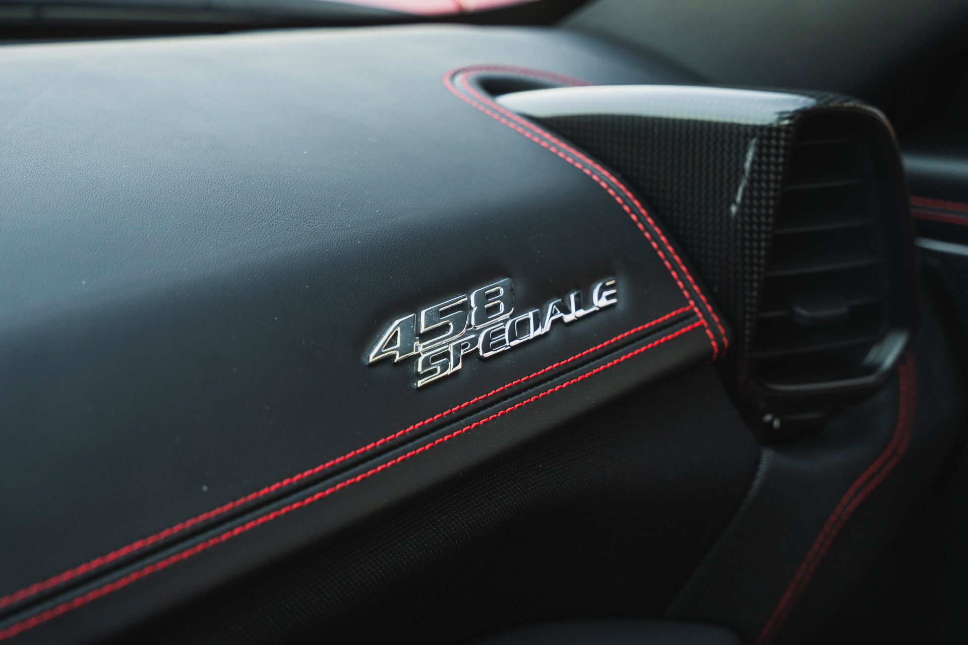Used 2015 Ferrari 458 Speciale Coupe RWD image 64