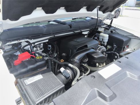 Used 2013 Chevrolet Silverado 1500 LTZ w/ LTZ White Diamond Edition RWD image 13