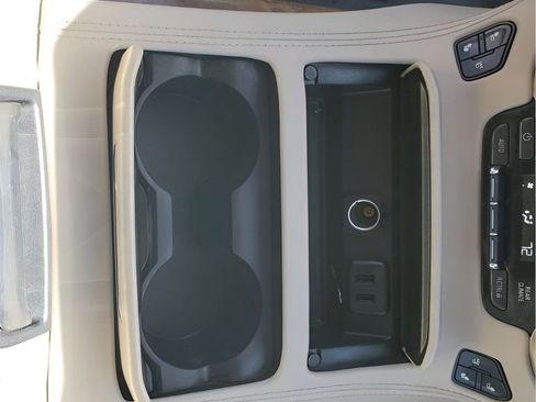 Used 2016 GMC Yukon Denali w/ Open Road Package image 43