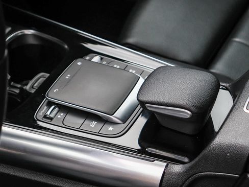 Used 2021 Mercedes-Benz GLA 250 image 19