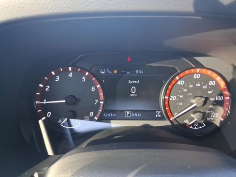 Certified 2025 Nissan Frontier PRO-4X image 7