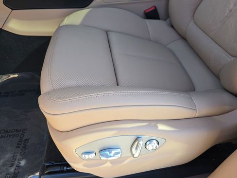 New 2026 Porsche Macan AWD/4WD image 22