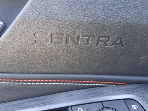 New 2026 Nissan Sentra SR w/ Floor Mat Package FWD image 23