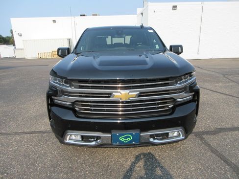 Certified 2022 Chevrolet Silverado 1500 High Country w/ Technology Package AWD/4WD image 2