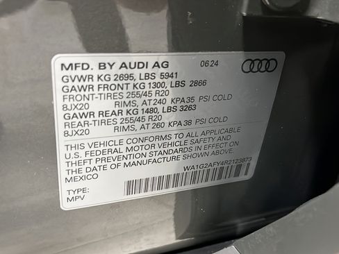 Used 2024 Audi Q5 e Premium w/ Convenience Package AWD/4WD image 28