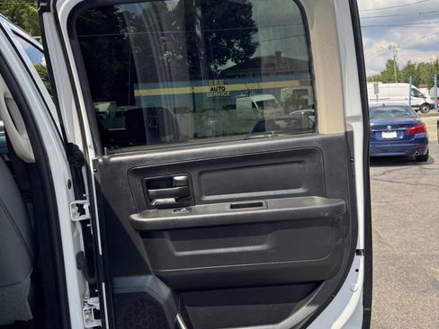 Used 2016 RAM 2500 Tradesman w/ Chrome Appearance Group image 17