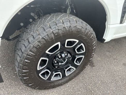 Used 2024 Ford F250 Platinum image 10