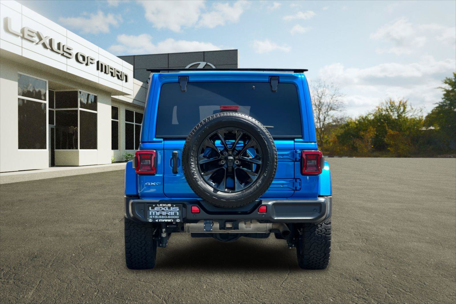 Used 2021 Jeep Wrangler Unlimited Sahara w/ Cold Weather Group AWD/4WD image 9