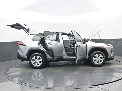 Used 2024 Toyota RAV4 LE image 31