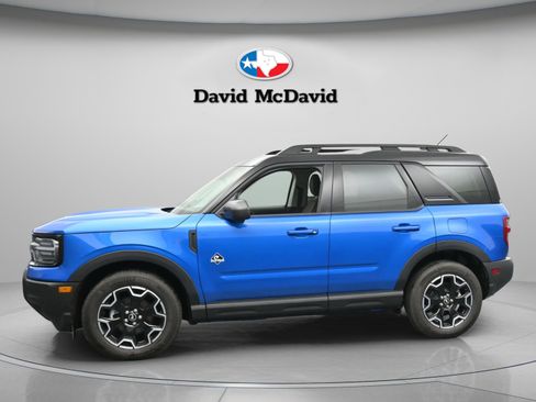 Used 2025 Ford Bronco Sport Outer Banks w/ Outer Banks Tech Package+ image 2