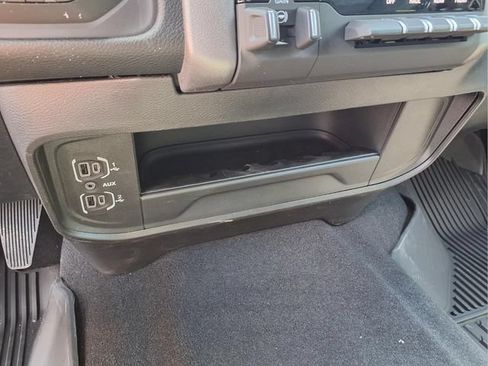 New 2026 RAM 2500 Big Horn AWD/4WD image 19