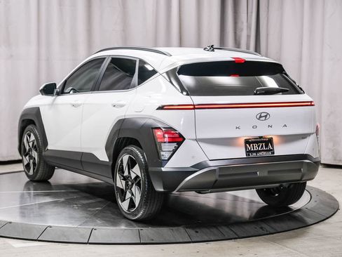 Used 2024 Hyundai Kona Limited FWD image 2