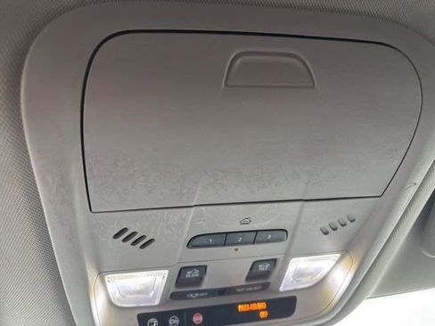 Used 2019 Buick Enclave Essence image 26