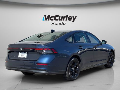 Certified 2025 Honda Accord SE image 3