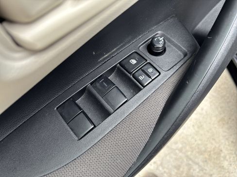 Used 2025 Toyota Corolla LE image 19