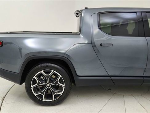 Used 2025 Rivian R1T Adventure image 12