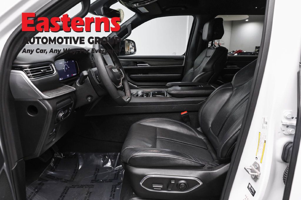 Used 2024 Jeep Wagoneer Series II w/ Flexible Seating Group RWD image 16