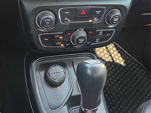 Used 2018 Jeep Compass Trailhawk image 18