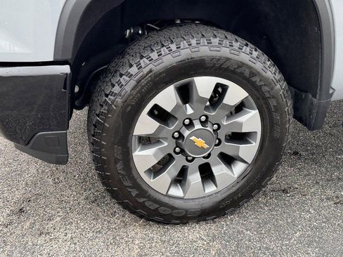 Certified 2024 Chevrolet Silverado 2500 Custom w/ Custom Value Package image 9