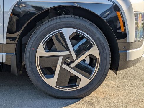 New 2026 Hyundai Ioniq 9 Limited image 7