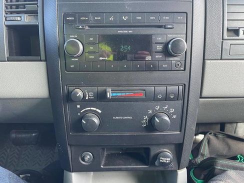 Used 2008 Dodge Durango SXT image 35