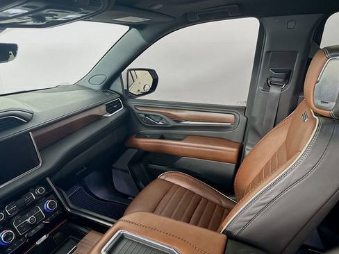 Used 2023 GMC Yukon XL Denali Ultimate image 29