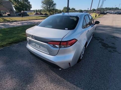 Used 2025 Toyota Corolla LE FWD image 3
