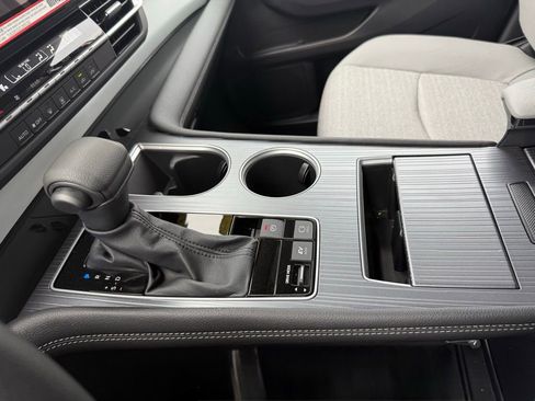 Used 2025 Toyota Sienna LE image 50