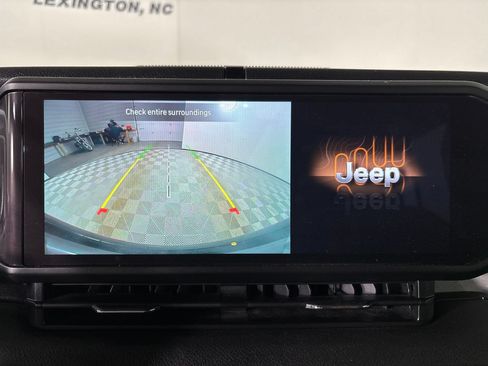 Used 2024 Jeep Wrangler Unlimited Sport AWD/4WD image 17