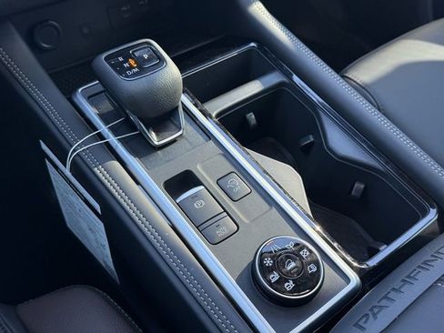 New 2026 Nissan Pathfinder Platinum AWD/4WD image 15