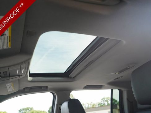 Used 2019 Chevrolet Suburban LT AWD/4WD image 12