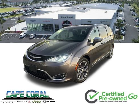 Used 2017 Chrysler Pacifica Limited image 1