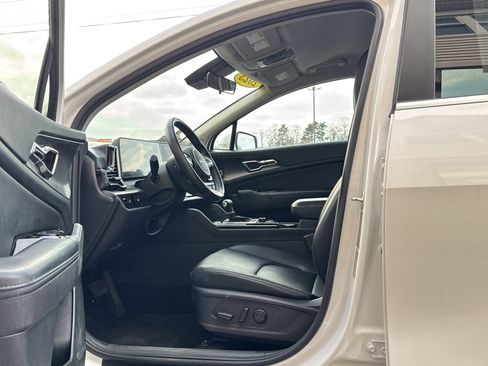 Used 2023 Kia Sportage EX image 8