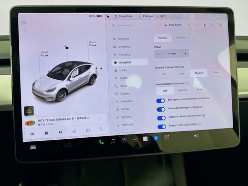 Used 2021 Tesla Model Y Long Range AWD/4WD image 32