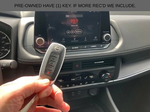 Used 2025 Nissan Rogue SV AWD/4WD image 2
