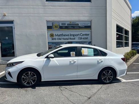 Used 2023 Kia Forte LXS FWD image 2