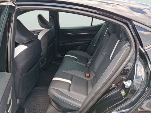 Used 2025 Toyota Camry SE FWD image 8