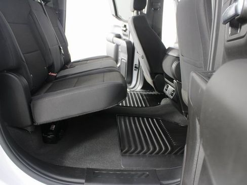 Used 2024 Chevrolet Silverado 1500 Custom image 18